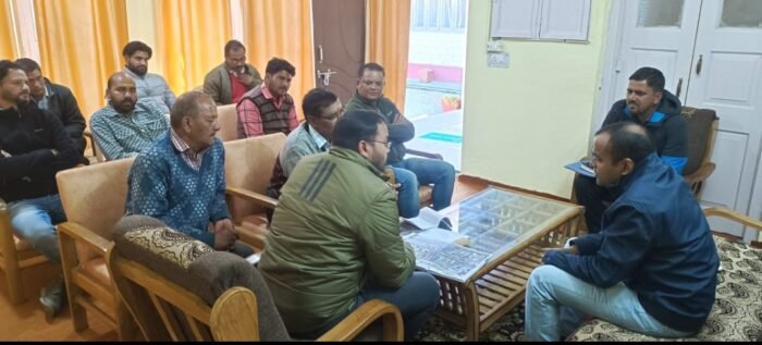  केदारनाथ में जीर्ण शीर्ण व‌ पुराने हो चुके भवनों का अधिग्रहण