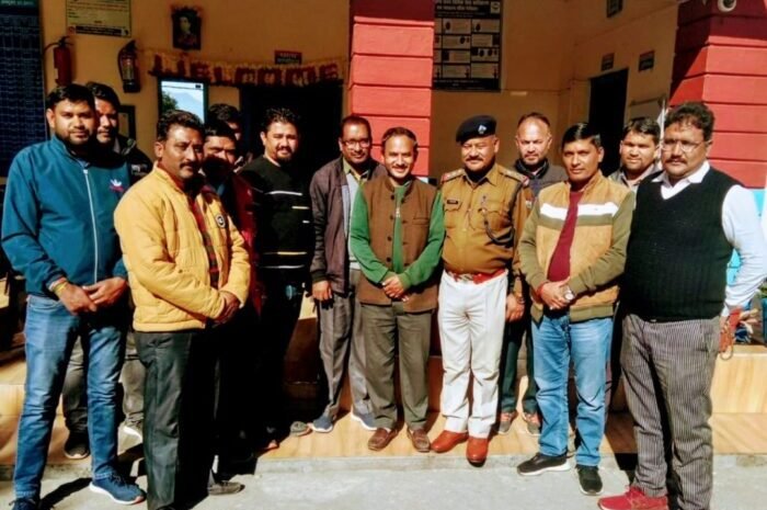  धार्मिक भावनों को ठेस पहुंचाने पर हिन्दू संगठन हुये‌ मुखर‌ वहीं नगर में एक के बाद एक गांयो‌ की मौत पर नहीं किसी‌ को जानकारी