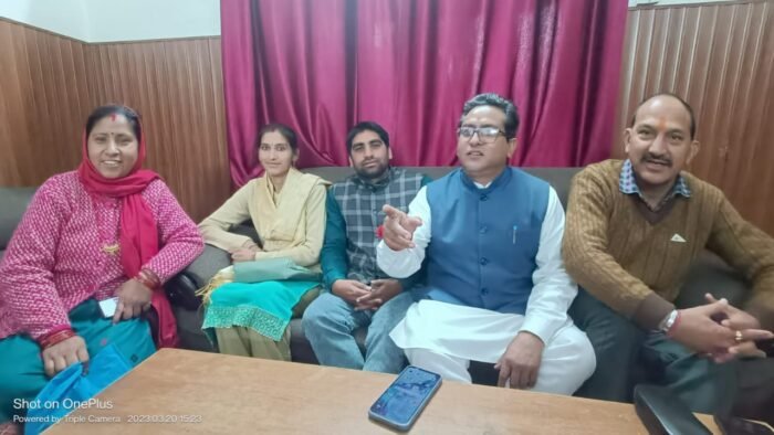  चमोली जिलापंचायत में जारी है शह‌ मात का खेल