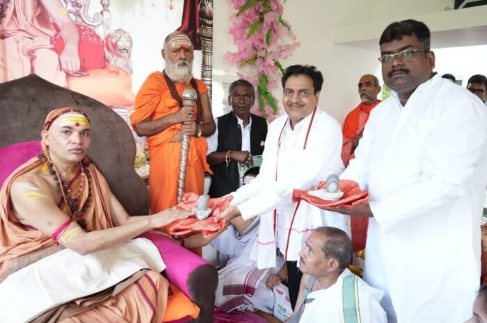  आदि विश्वेश्वर शिवलिंग का राग भोग पूजन अर्चन ना होना दुर्भाग्यपूर्ण , भारत के सभी गाॅवों से 11 लाख शिवलिंग एकत्रित किए जाएंगे और काशी में उसकी स्थापना की जाएगी : उत्तराम्नाय ज्योतिष्पीठाधीश्वर जगद्गुरु शङ्कराचार्य स्वामिश्रीः अविमुक्तेश्वरानन्दः सरस्वती 1008′