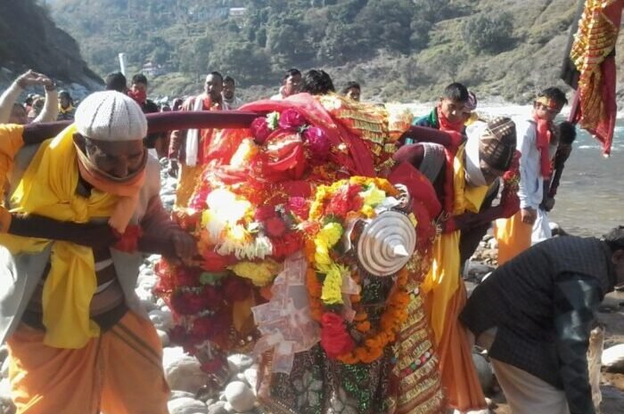  18 वर्षों बाद ग्राम कुमेड़ा की ईष्ट देवी मां राजराजेश्वरी जायेगी जायेगी बद्रीनाथ यात्रा पर