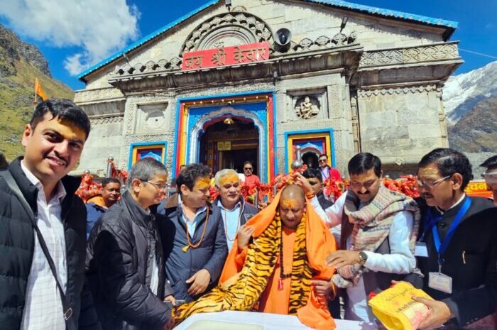  क्या लिखा योगी ने अपनी केदारनाथ यात्रा के बारे देखिये