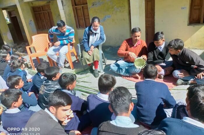  छात्र छात्राओं को दिया रिंगाल की सामग्री बनाने का प्रशिक्षण