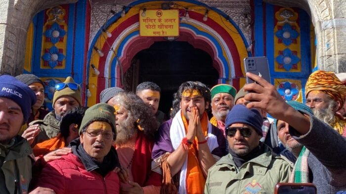  बदरी- केदार यात्रा पर पहुंचे बागेश्वर सरकार समेत अन्य संतों ने की बीकेटीसी अध्यक्ष अजेंद्र की सराहना
