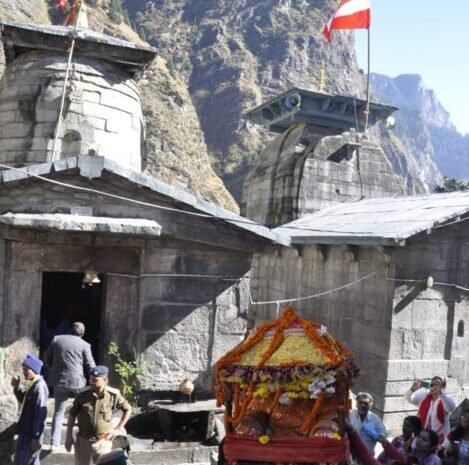  देवडोलियां बदरीनाथ धाम से रविवार अपराह्न योग बदरी मंदिर पांडुकेश्वर पहुंची