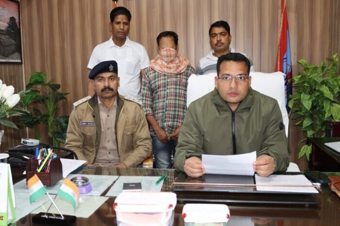  चमोली पुलिस ने लाखों की ठगी करने वाले साईबर अपराधी को केरल से दबोचा ,सेना की अधिकारी से ठगे थे लाखों रूपये रूपये 