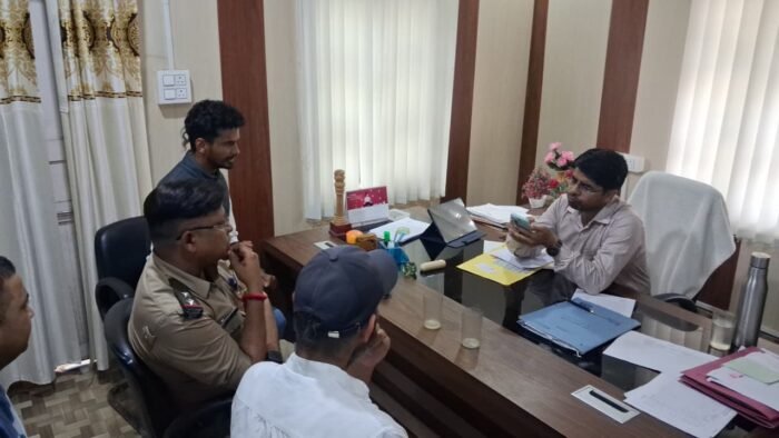  लॉ कॉलेज विकासनगर में मुआवजा नहीं मिलने पर आंदोलन का ऐलान, सभासद दीपक बिष्ट के नेतृत्व में सौंपा ज्ञापन