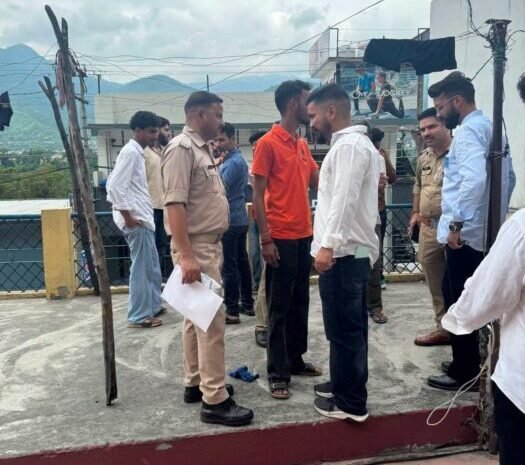  कमरे में मिला बीए छात्र का शव, जांच में जुटी पुलिस
