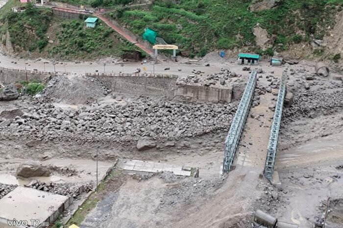  नीती घाटी में फिर उफना नाला, तमक वैली ब्रिज बहा सम्पर्क टूटा सेब की फसल को नुकसान